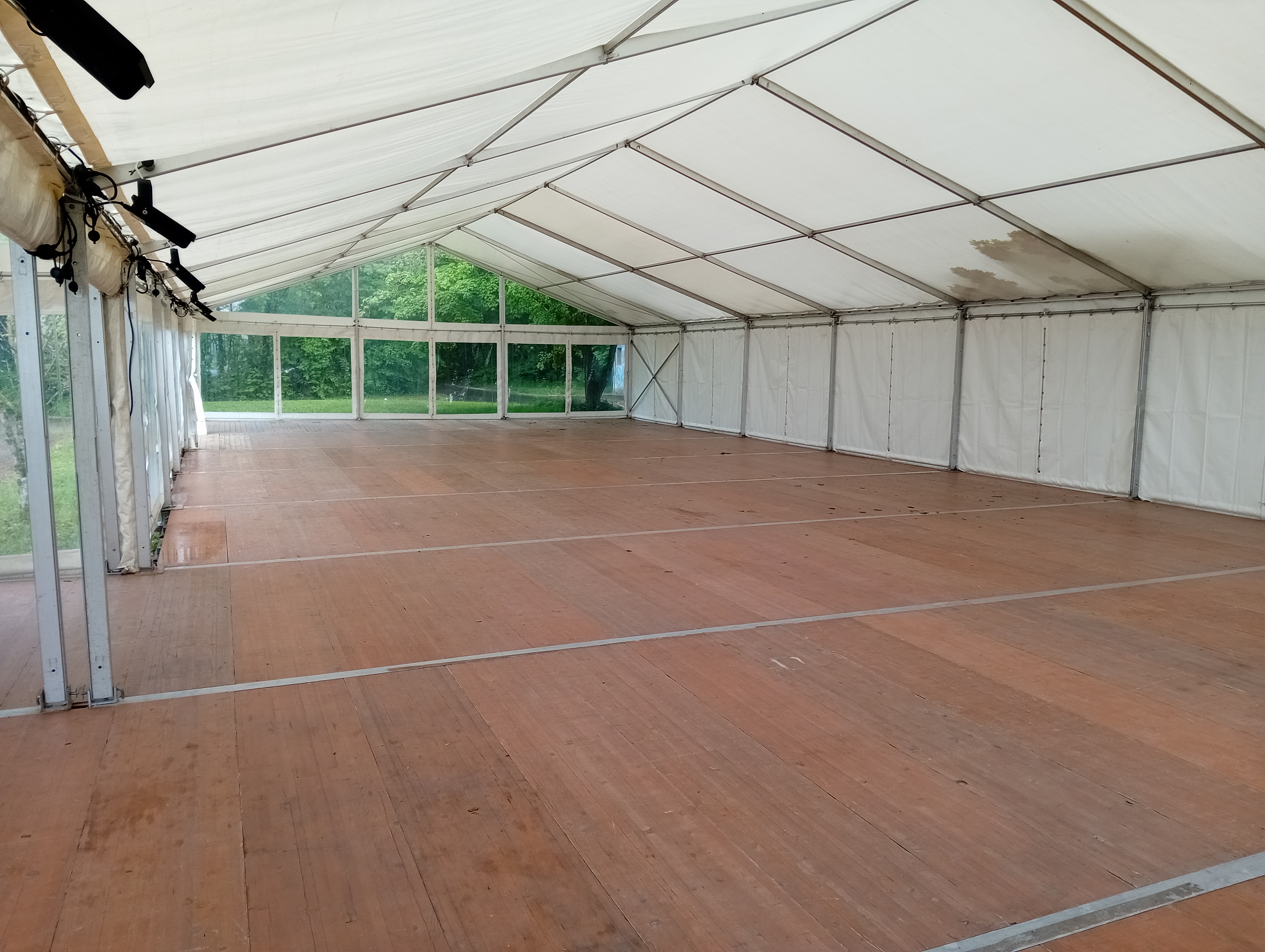 Chapiteau blanc professionnel